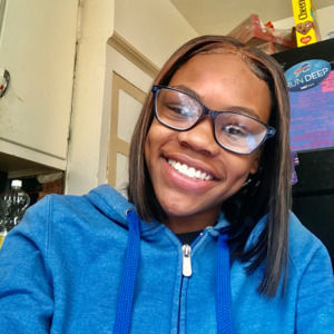 Meet your Posher, Danielle